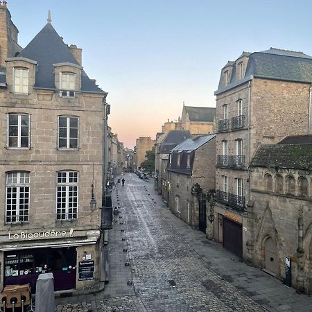 Spacieux Appartement Au Coeur Du Centre Historique De ดีน็อง ภายนอก รูปภาพ